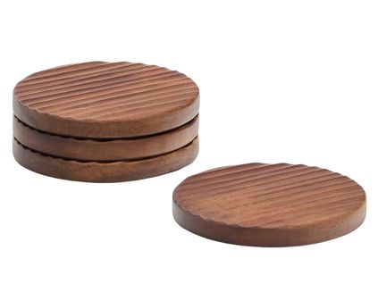 Set čtyř hnědých dřevěných podtácků Kave Home Rommu
