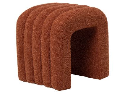 Terakotově červený bouclé taburet Somcasa Edy 42 x 42 cm