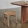 Dubová stolička s výpletem Kave Home Enit 43 cm -fv-interier-25