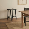 Černá kožená barová židle Kave Home Calixta 67 cm -fv-interier-25