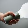 Světle šedá nabíjecí stolní LED lampa Fermob Aplo 26,5 cm -fv-interier-25