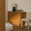 Dubová komoda Kave Home Norlen 101 x 50 cm -fv-interier-25